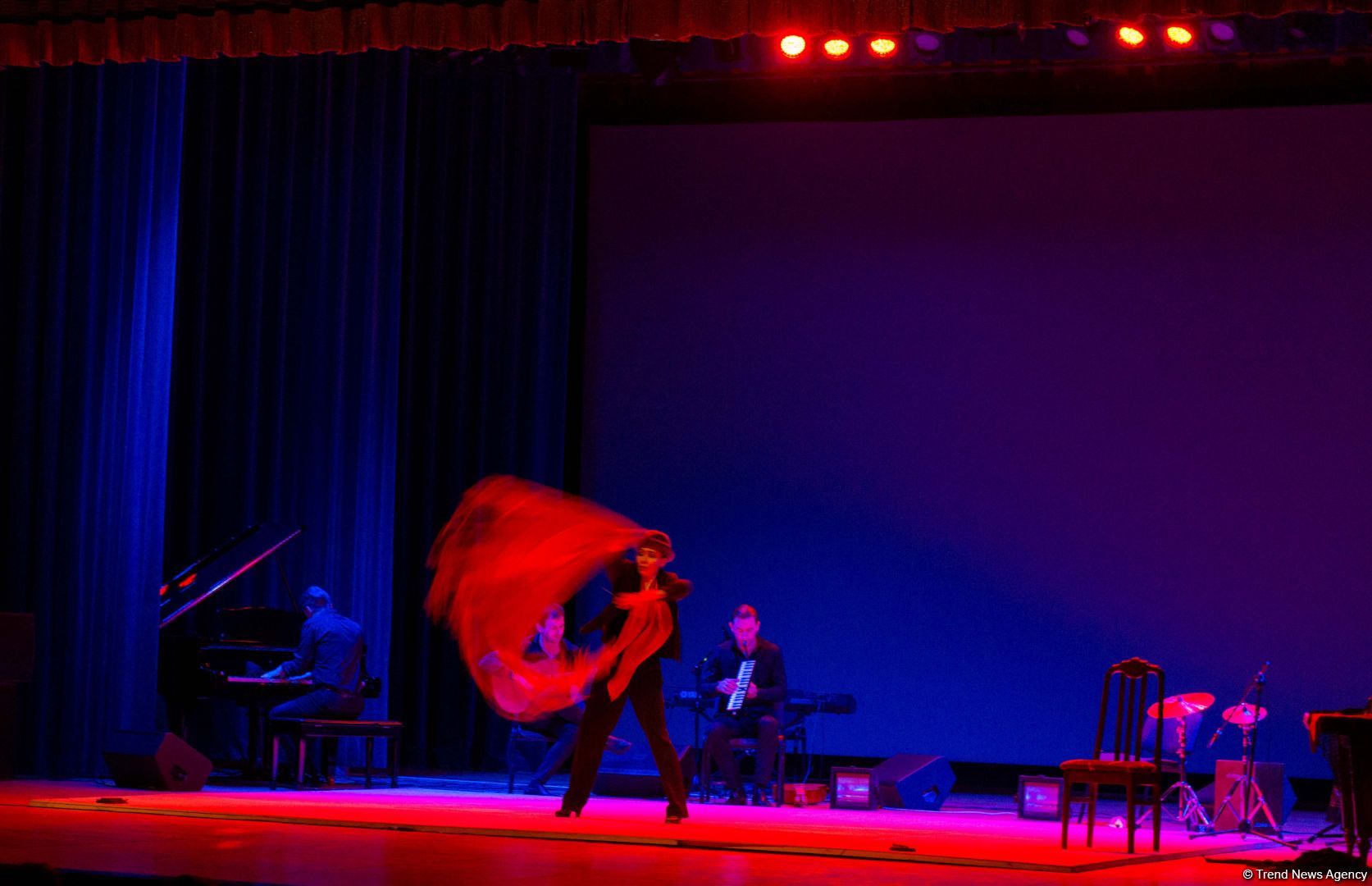 Как 17-летняя мексиканка попала в аварию и вновь родилась в Баку (ФОТО)