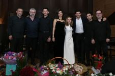 Демо-версия любви холодным бакинским вечером (ФОТО)