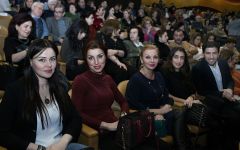 Демо-версия любви холодным бакинским вечером (ФОТО)