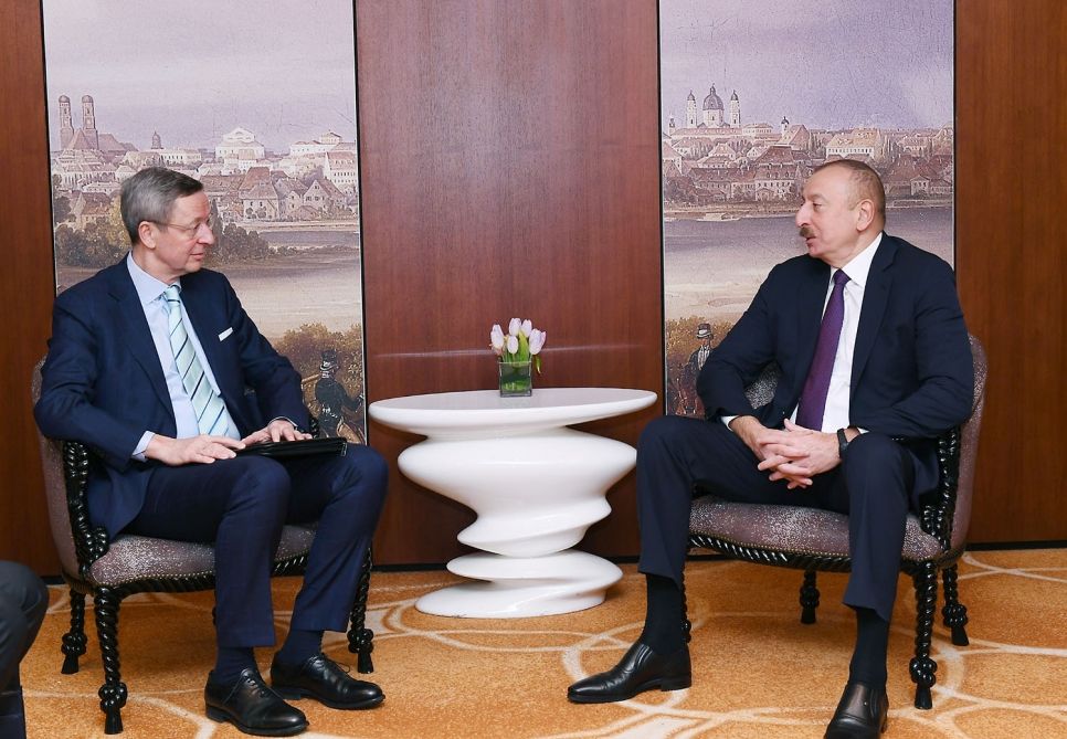Президент Ильхам Алиев встретился в Мюнхене с руководителем рабочей группы по странам Южного Кавказа Восточной деловой ассоциации Германии (ФОТО)