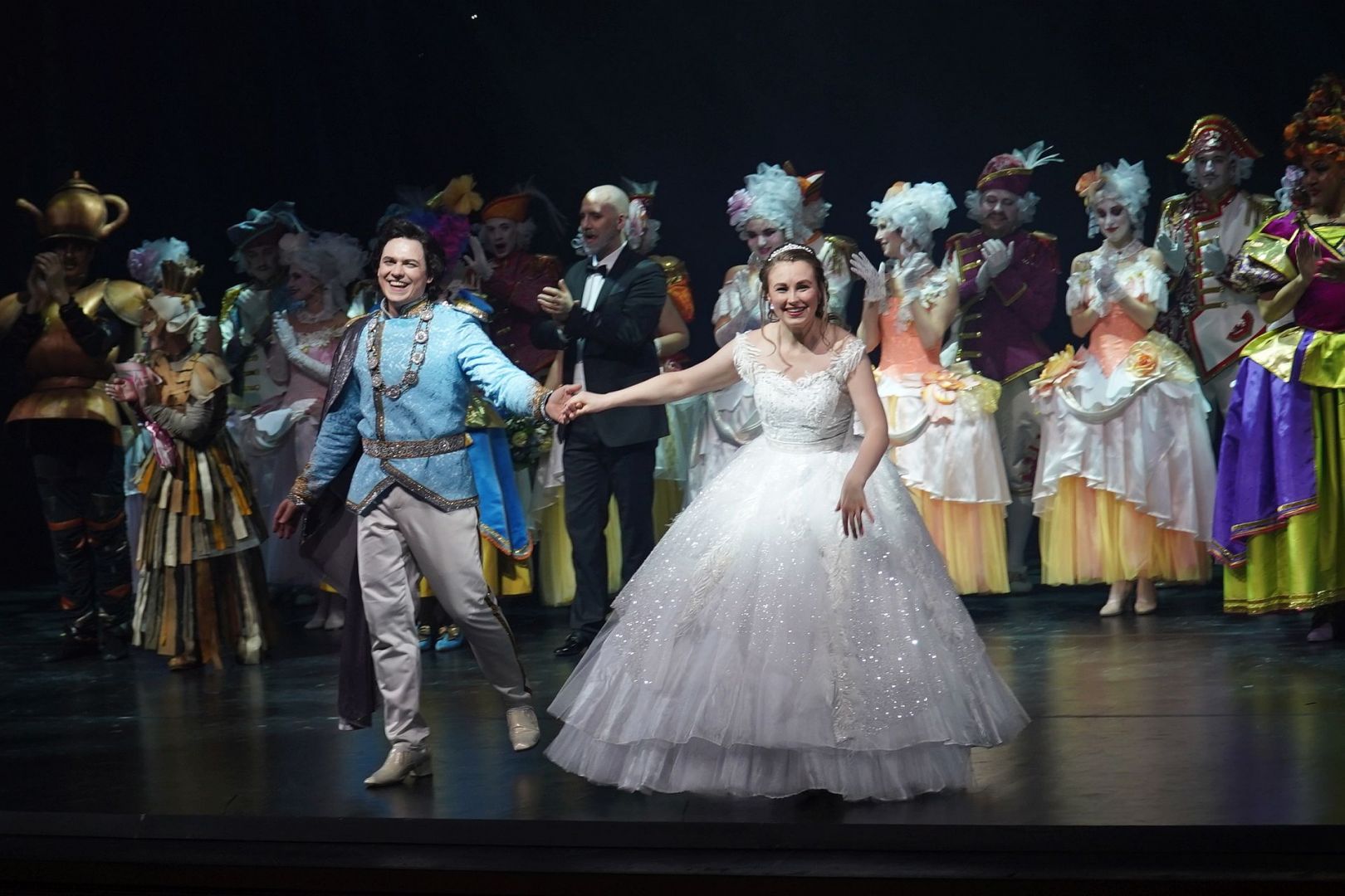 Азербайджанская "Золушка" с триумфом представлена в Москве с 3D технологиями  (ВИДЕО, ФОТО)