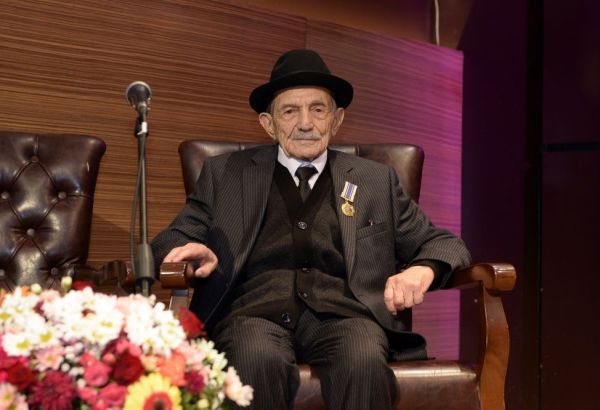 В Баку отметили 100-летие самого пожилого поэта в мире – секрет долголетия (ФОТО)