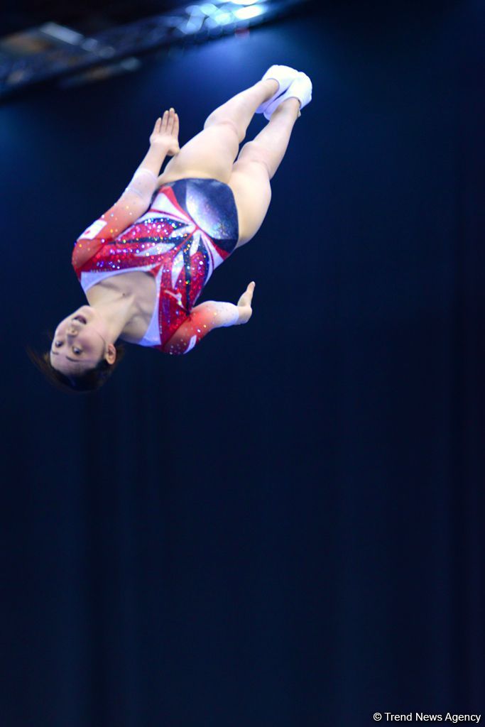 Лучшие моменты Кубка мира по прыжкам на батуте и акробатической дорожке в Баку (ФОТО)