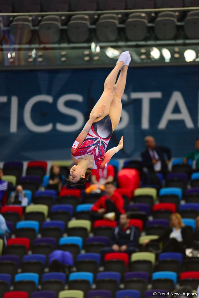 Лучшие моменты Кубка мира по прыжкам на батуте и акробатической дорожке в Баку (ФОТО)