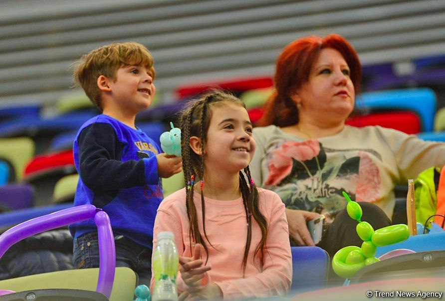 Лучшие моменты Кубка мира по прыжкам на батуте и акробатической дорожке в Баку (ФОТО)