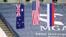 В Баку прошла церемония награждения победителей по прыжкам на акробатической дорожке в рамках Кубка мира (ФОТО)