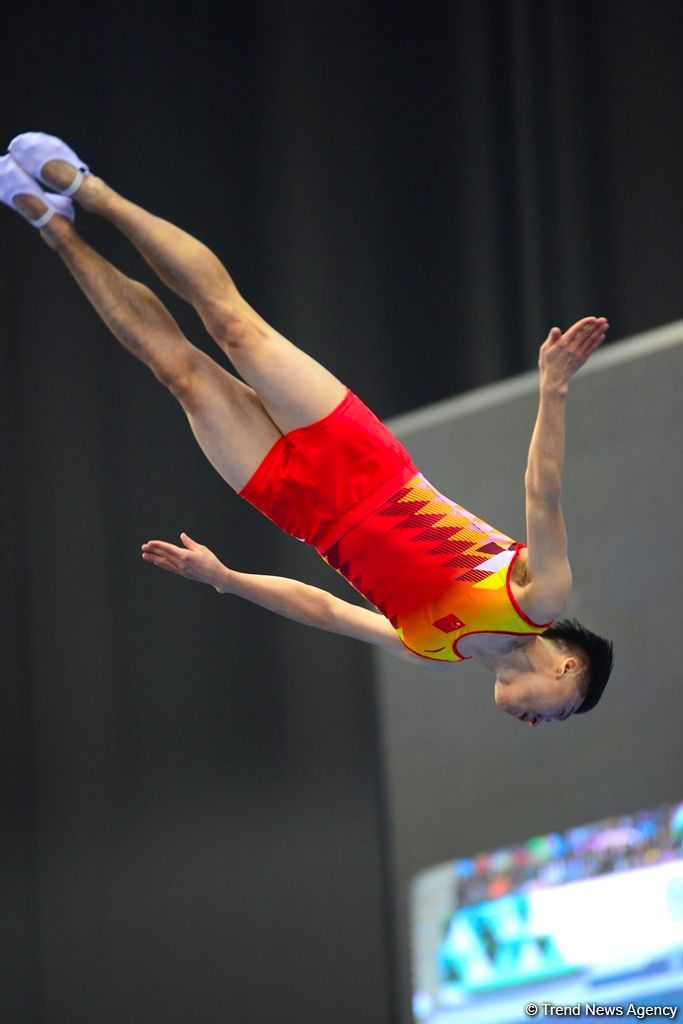 В Баку продолжаются финальные соревнования Кубка мира по прыжкам на батуте и акробатической дорожке (ФОТОРЕПОРТАЖ)