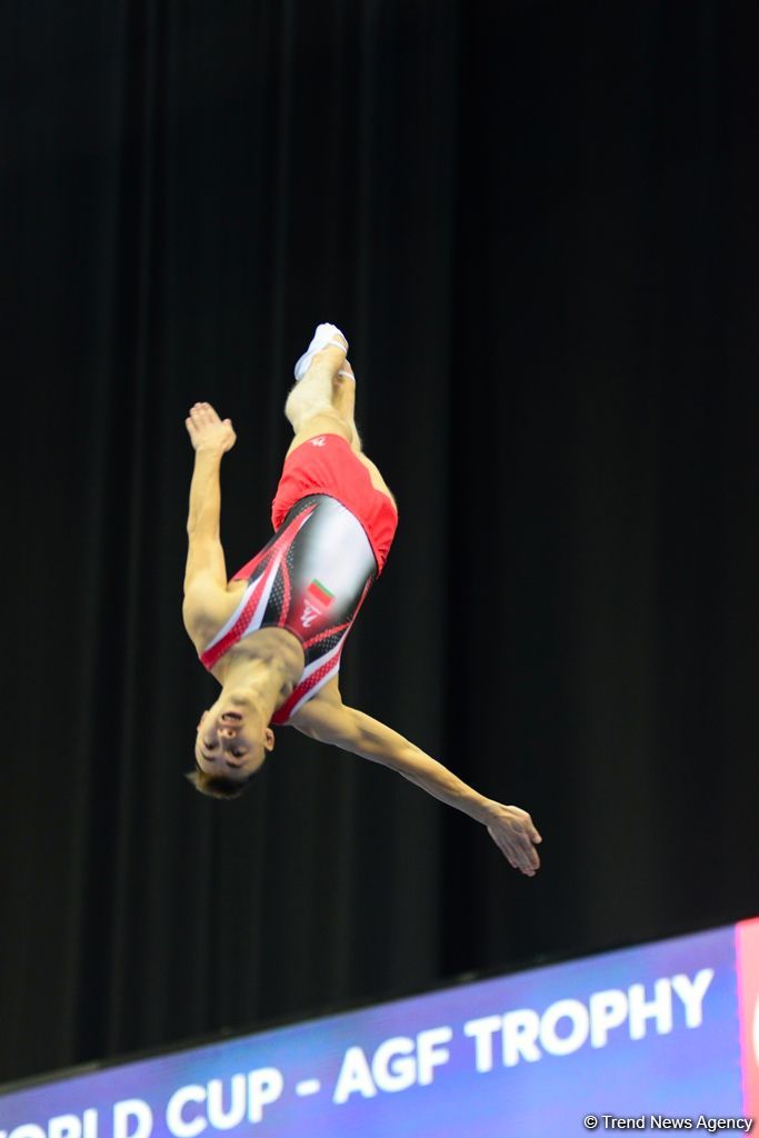 В Баку продолжаются финальные соревнования Кубка мира по прыжкам на батуте и акробатической дорожке (ФОТОРЕПОРТАЖ)