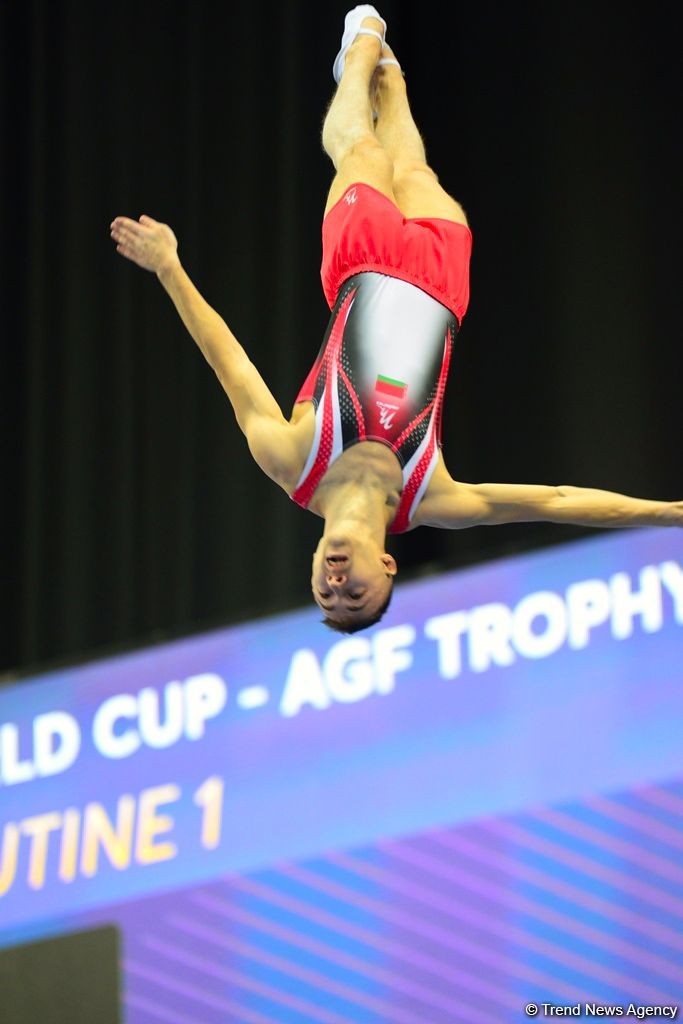 В Баку продолжаются финальные соревнования Кубка мира по прыжкам на батуте и акробатической дорожке (ФОТОРЕПОРТАЖ)