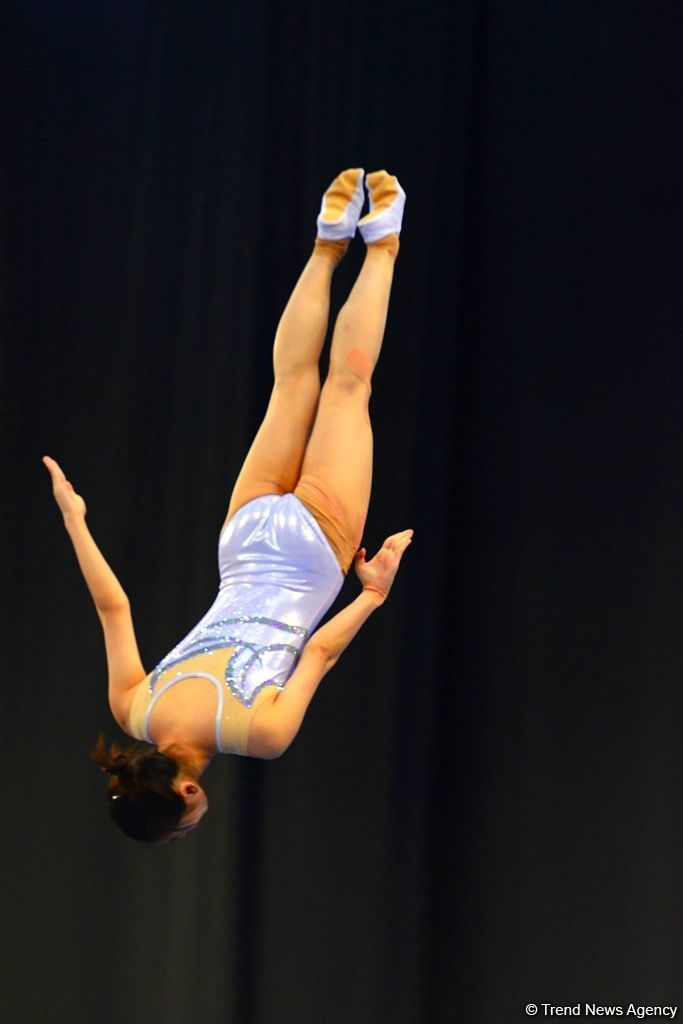 В Баку продолжаются финальные соревнования Кубка мира по прыжкам на батуте и акробатической дорожке (ФОТОРЕПОРТАЖ)