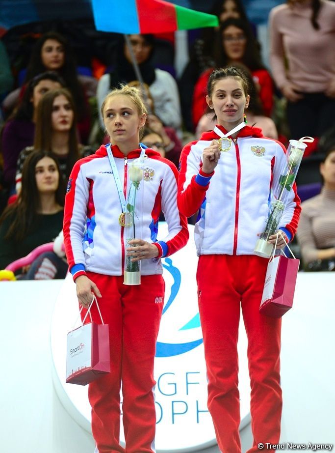 Состоялась церемония награждения победителей и призеров в синхронной программе по прыжкам на батуте в рамках Кубка мира (ФОТО)