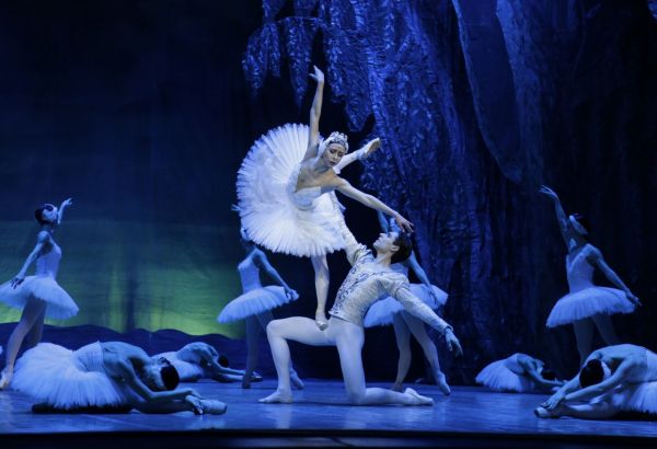 Синее озеро любви азербайджанца и русской девушки (ФОТО)