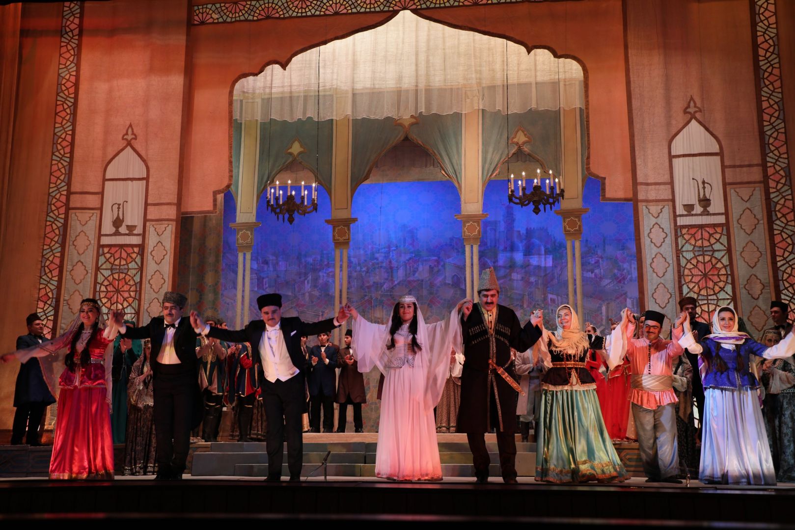 Шуша-Баку: "Продавец ручного товара" из прошлого века в наши дни (ФОТО/ВИДЕО)