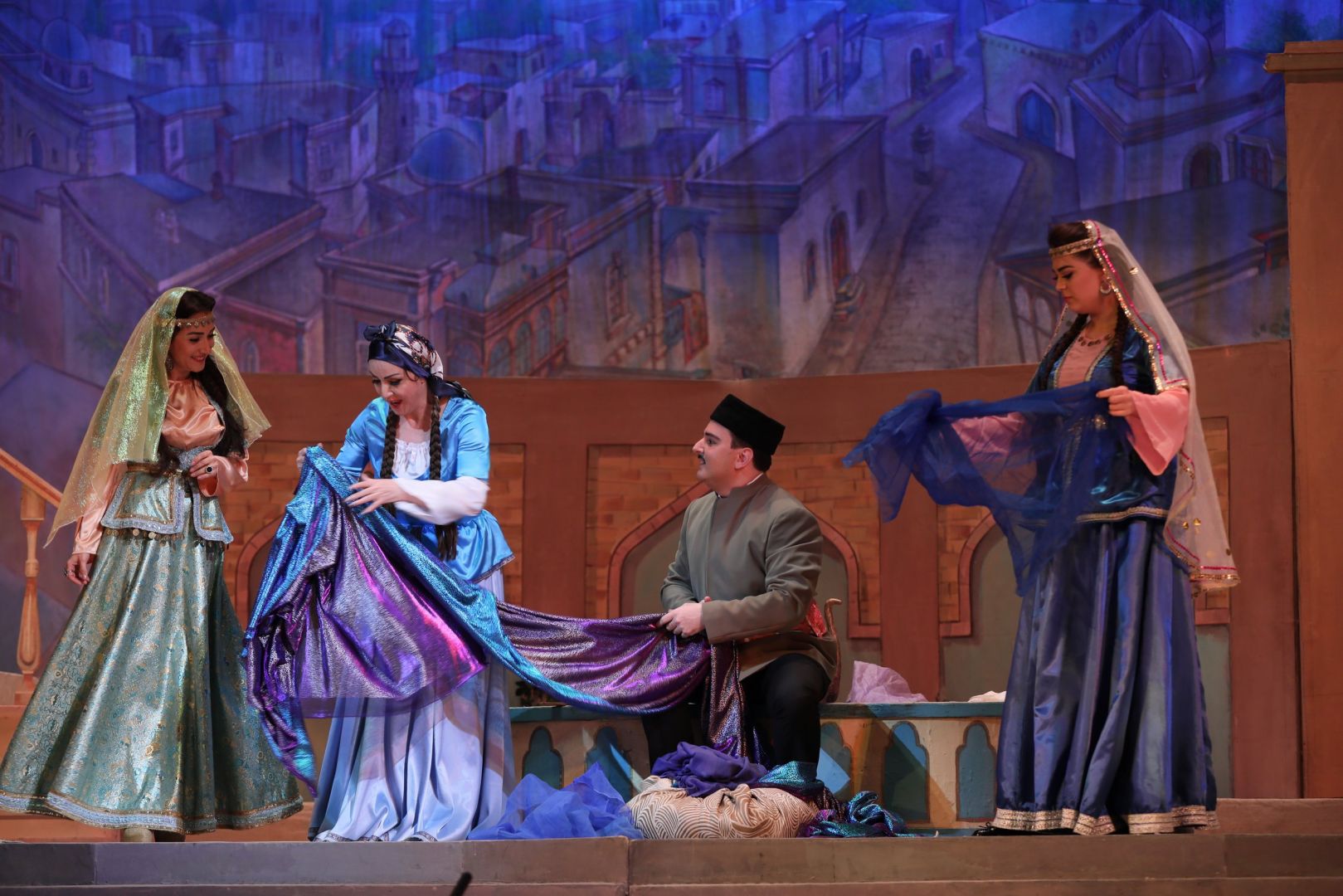 Шуша-Баку: "Продавец ручного товара" из прошлого века в наши дни (ФОТО/ВИДЕО)