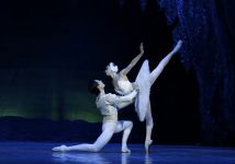 Синее озеро любви азербайджанца и русской девушки (ФОТО)