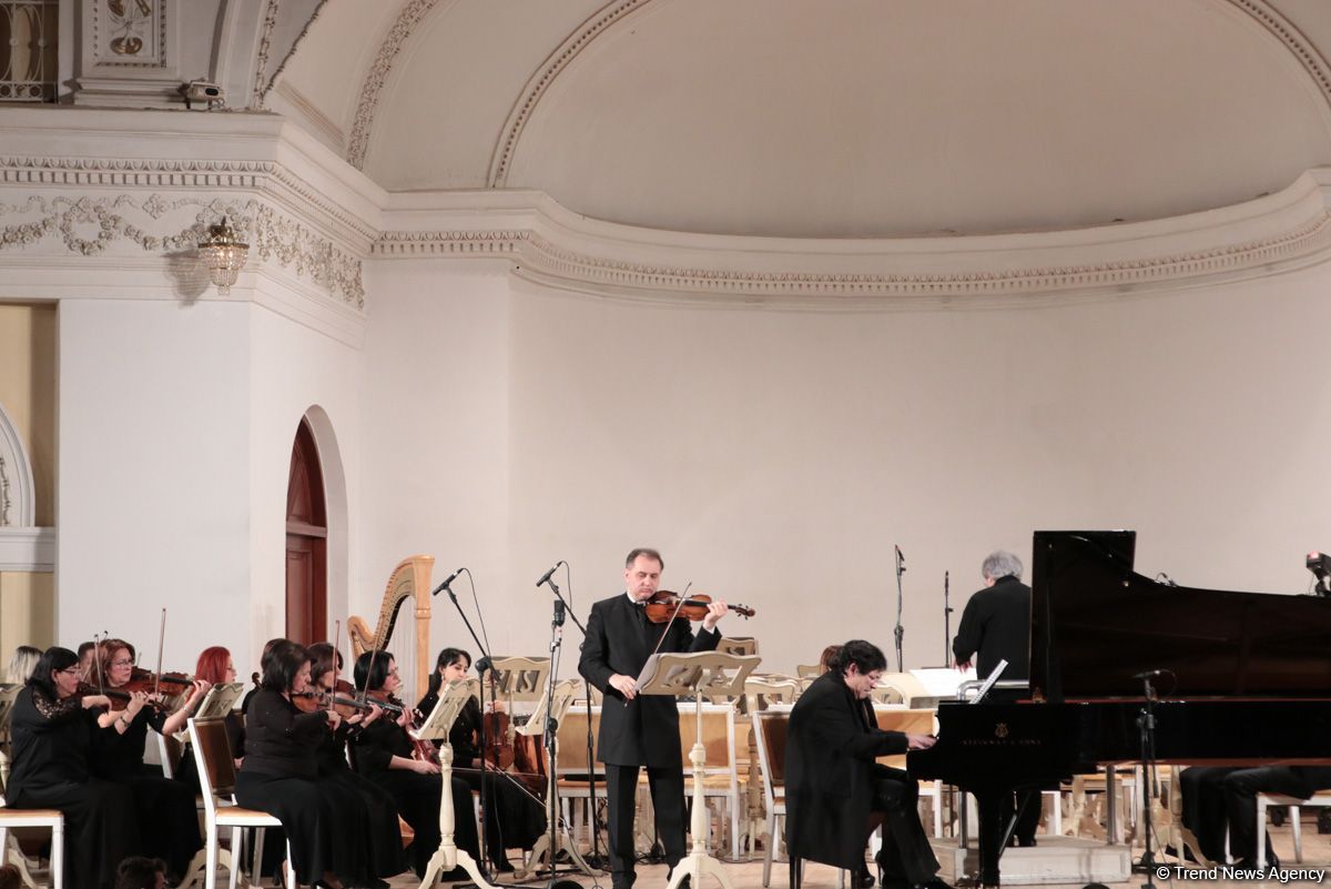 Виртуозы Азербайджана и Чехии создали мировую гармонию (ФОТО)
