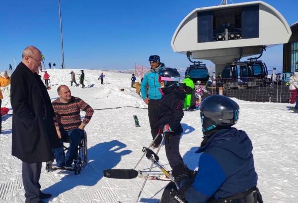 В Азербайджане будут развивать зимние паралимпийские виды спорта (ФОТО)