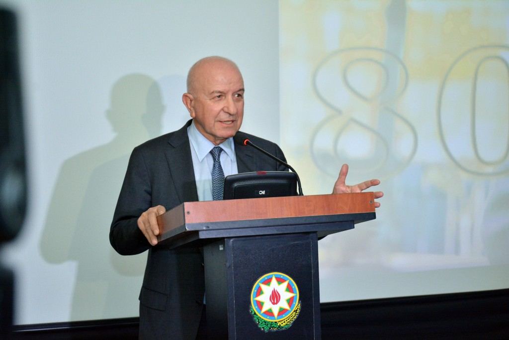 Человек, знающий все об азербайджанском кино, отмечает юбилей (ФОТО)