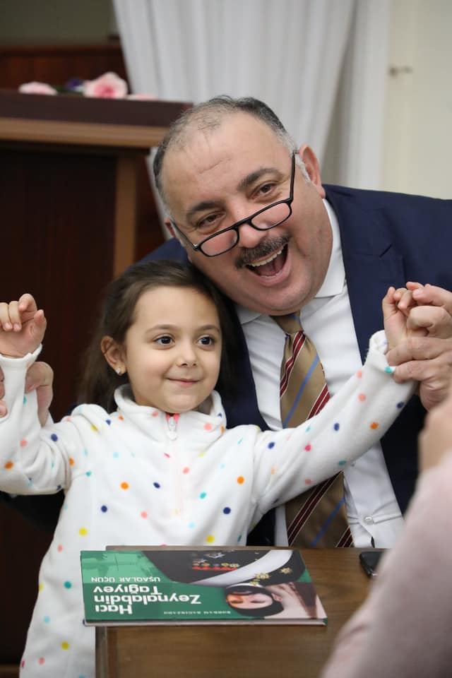 Очень трогательно! Молитвы детей: Дядя Бахрам, мы вас очень любим и ждем! (ВИДЕО, ФОТО)