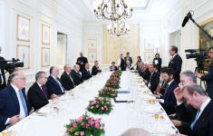 Президент Ильхам Алиев провел рабочий обед с руководителями крупнейших компаний Италии (ФОТО)