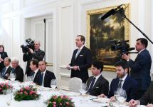 Президент Ильхам Алиев провел рабочий обед с руководителями крупнейших компаний Италии (ФОТО)