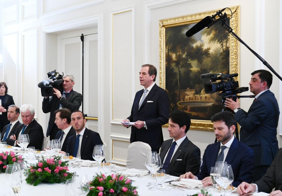 Президент Ильхам Алиев провел рабочий обед с руководителями крупнейших компаний Италии (ФОТО)