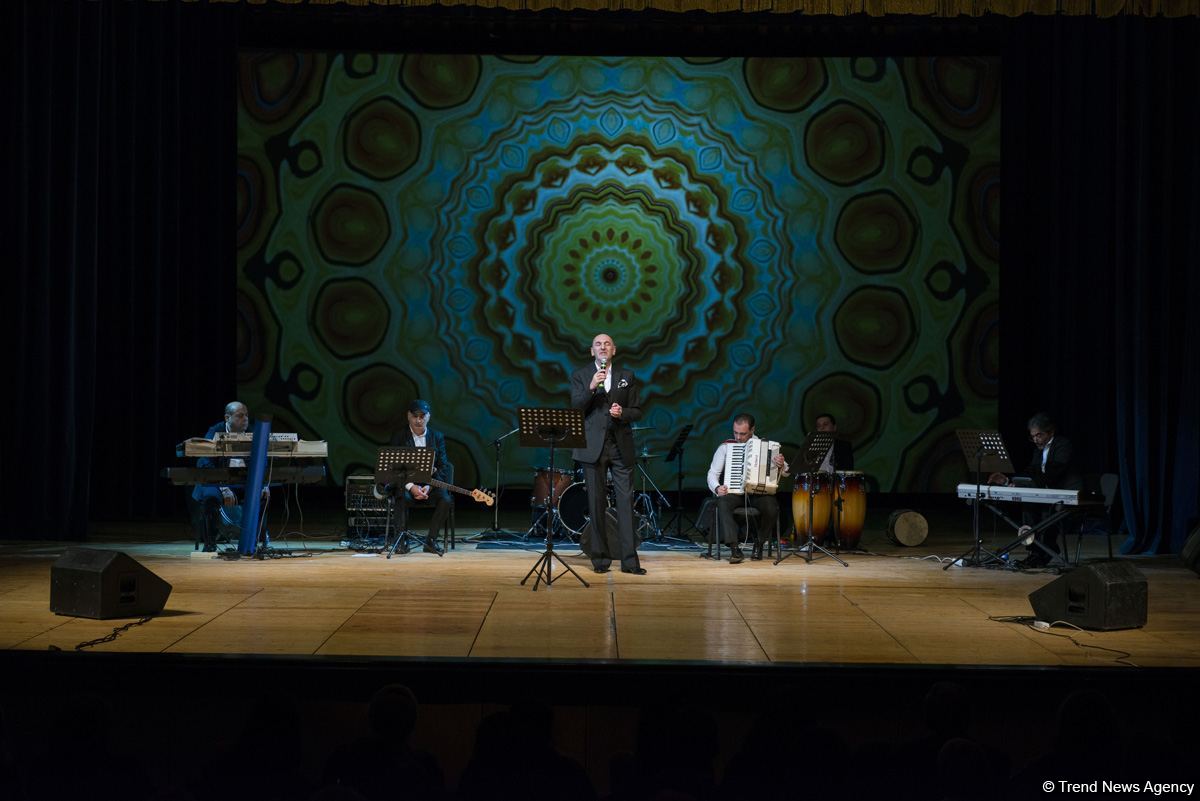 Безумно красивые мелодии для души от Ильгара Мурадова. Это "На бис!" (ВИДЕО, ФОТО)