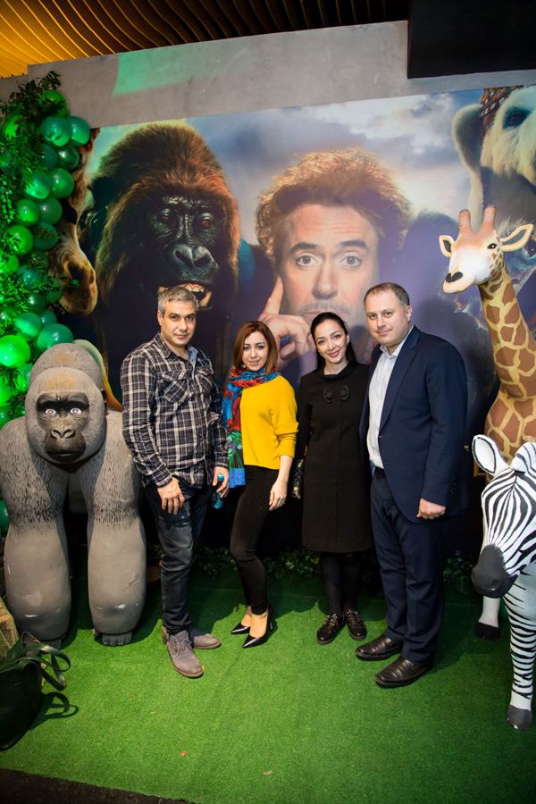 В Баку создали джунгли с цветными птицами (ВИДЕО, ФОТО)