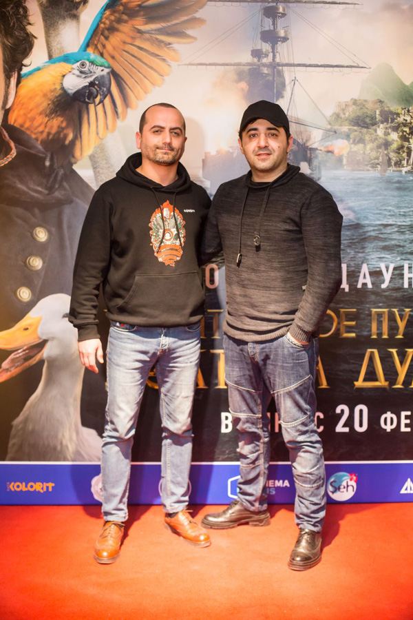 В Баку создали джунгли с цветными птицами (ВИДЕО, ФОТО)