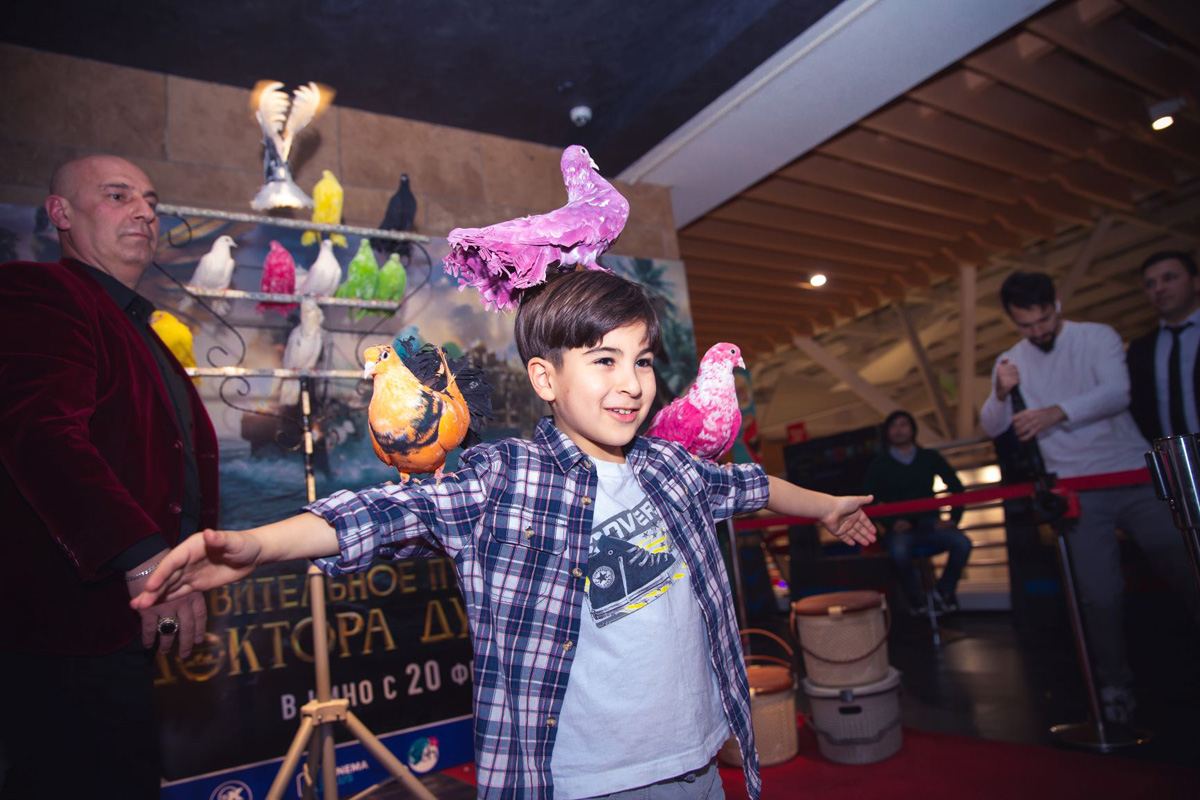 В Баку создали джунгли с цветными птицами (ВИДЕО, ФОТО)