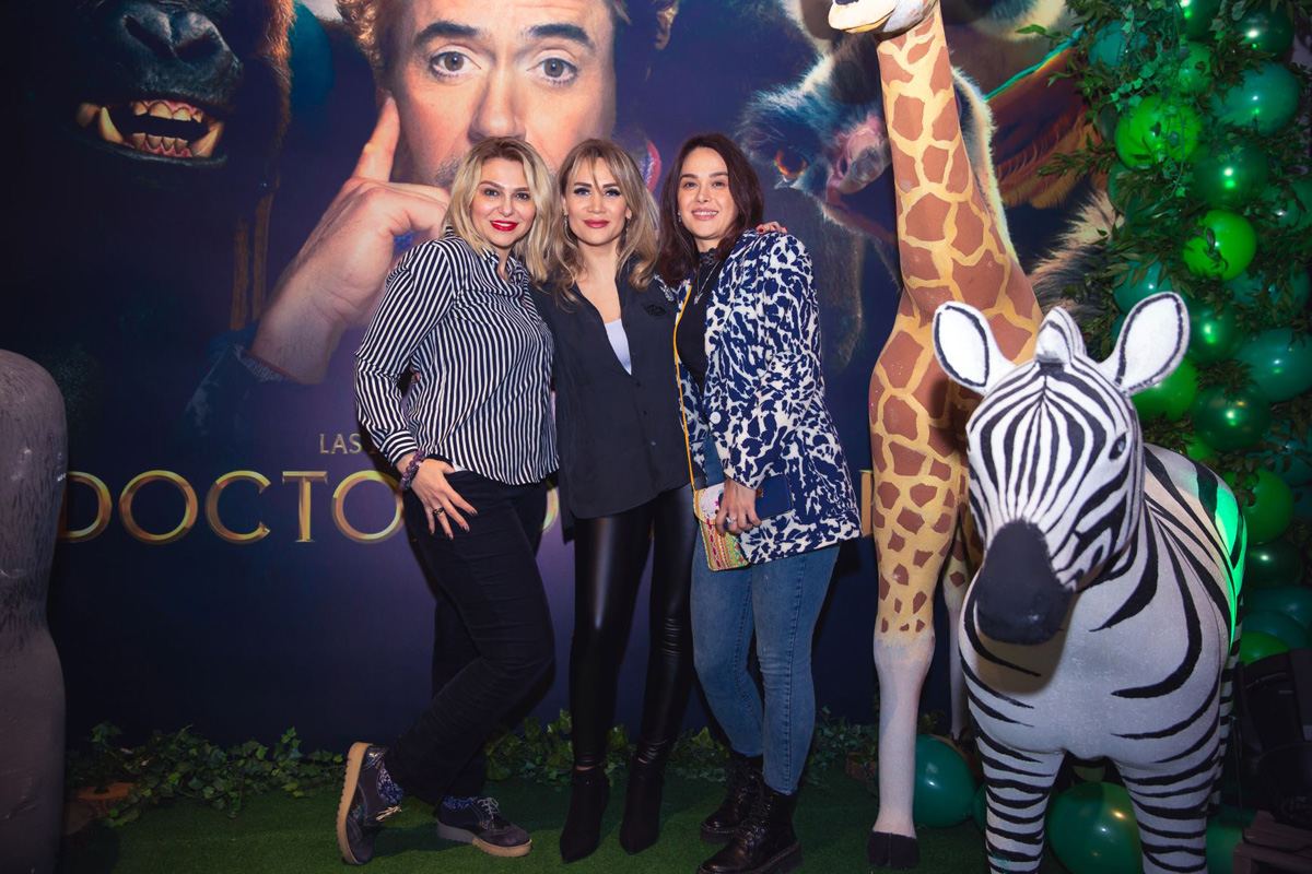 В Баку создали джунгли с цветными птицами (ВИДЕО, ФОТО)