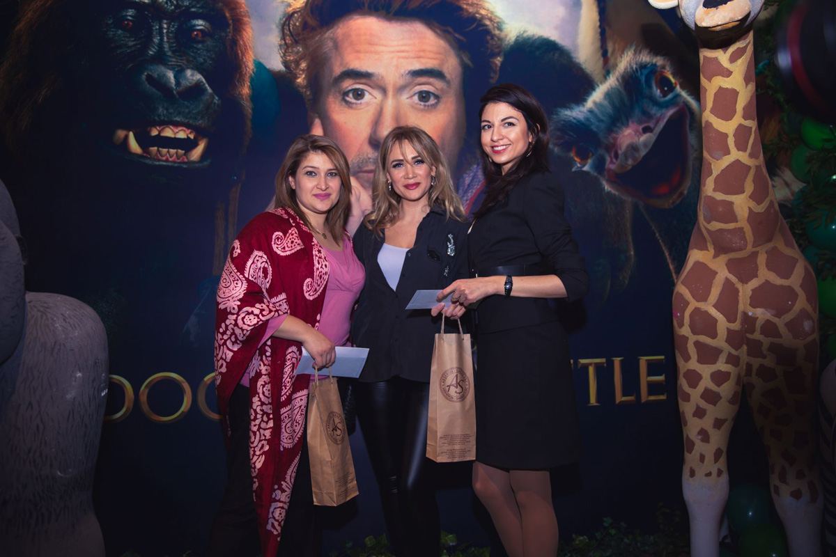 В Баку создали джунгли с цветными птицами (ВИДЕО, ФОТО)