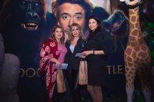 В Баку создали джунгли с цветными птицами (ВИДЕО, ФОТО)