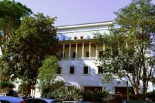 Президент Ильхам Алиев и Первая леди Мехрибан Алиева ознакомились со зданием, предназначенным для Центра азербайджанской культуры в Риме (ФОТО) (версия 2)