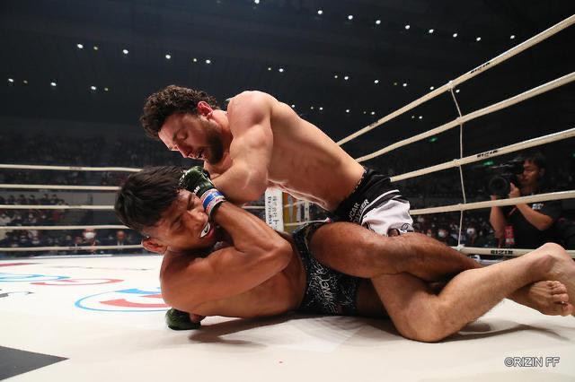 Бой без правил азербайджанца и американца в Японии (ВИДЕО, ФОТО)