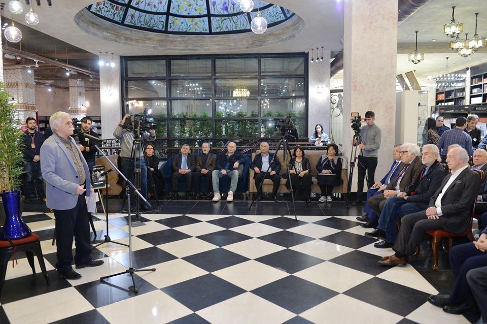 "Карабахнаме. Страницы истории" – летопись в работах Арифа Гусейнова (ФОТО)