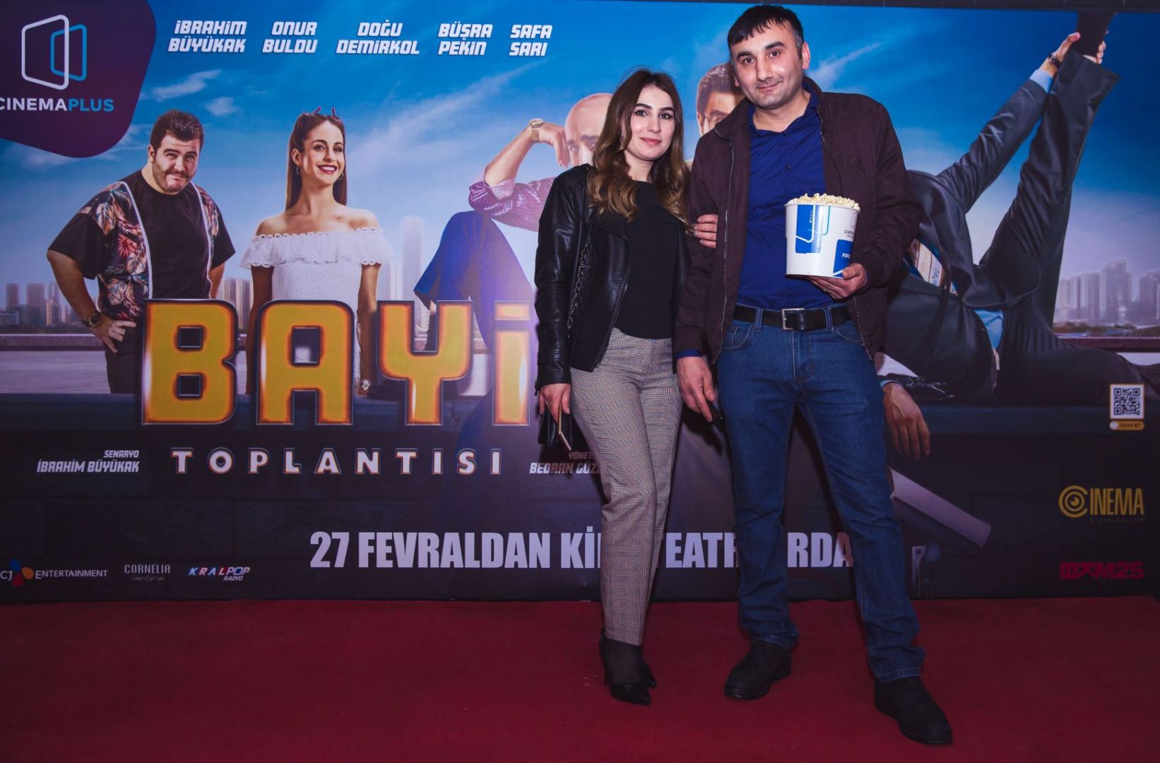 Продавцы техники решили спасти своих коллег в Баку (ВИДЕО, ФОТО)