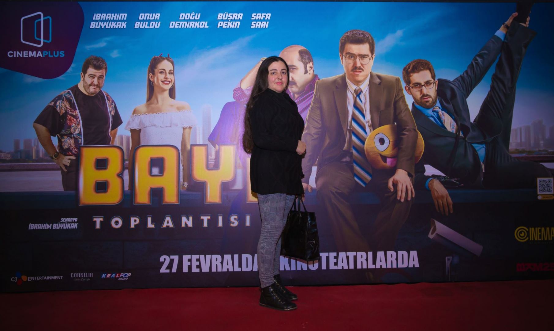 Продавцы техники решили спасти своих коллег в Баку (ВИДЕО, ФОТО)