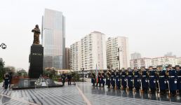 Президент Ильхам Алиев и Первая леди Мехрибан Алиева приняли участие в церемонии почтения памяти жертв Ходжалинского геноцида (ФОТО) (версия 2)