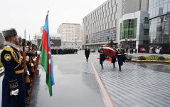 Президент Ильхам Алиев и Первая леди Мехрибан Алиева приняли участие в церемонии почтения памяти жертв Ходжалинского геноцида (ФОТО) (версия 2)