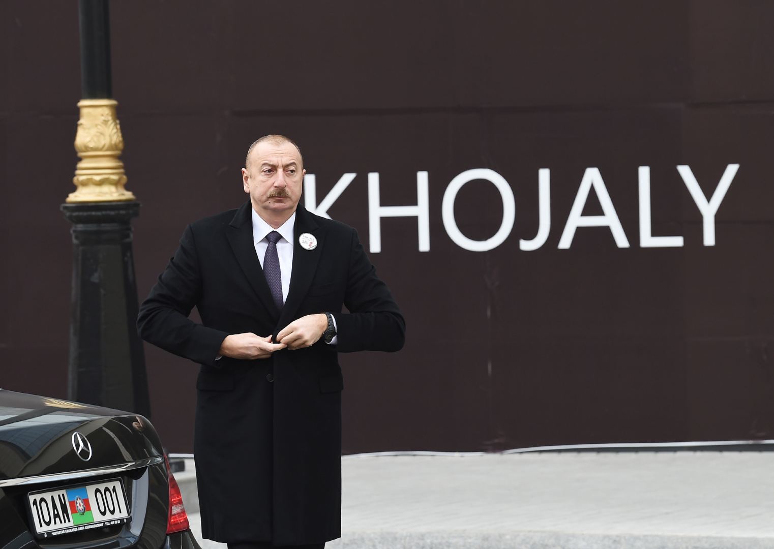 Президент Ильхам Алиев и Первая леди Мехрибан Алиева приняли участие в церемонии почтения памяти жертв Ходжалинского геноцида (ФОТО) (версия 2)