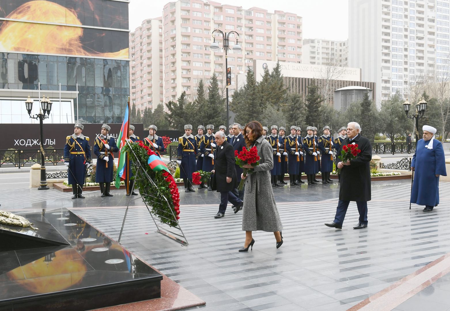 Президент Ильхам Алиев и Первая леди Мехрибан Алиева приняли участие в церемонии почтения памяти жертв Ходжалинского геноцида (ФОТО) (версия 2)