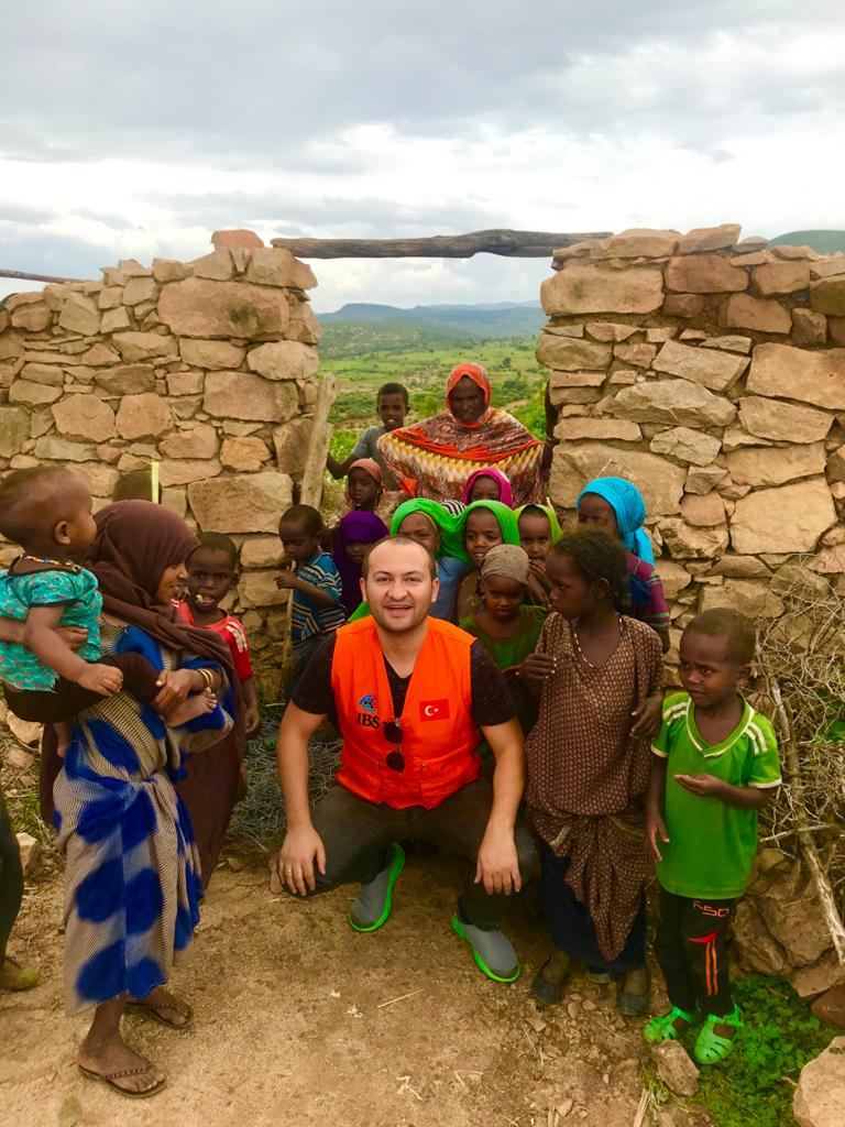 Исчезнувший азербайджанский телеведущий оказался на свадьбе в Эфиопии (ВИДЕО, ФОТО)