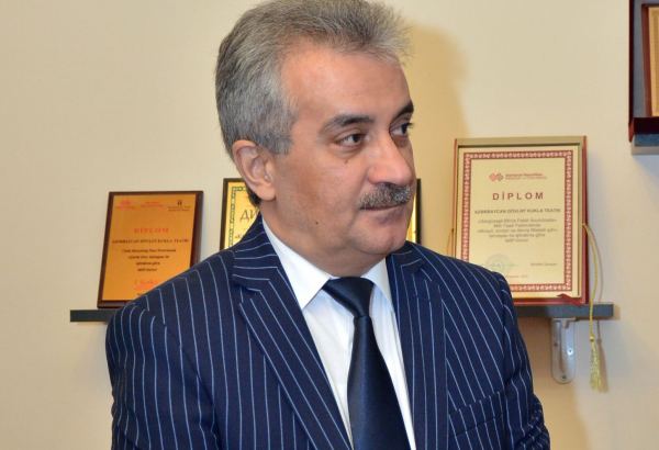 Директор азербайджанского театра принял участие в международном фестивале в Эль-Фуджайра