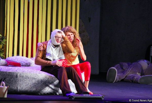 Как Баку меняет людей. Марат Башаров стал коллектором, а Регина Мянник - сумасбродной должницей (ФОТО)