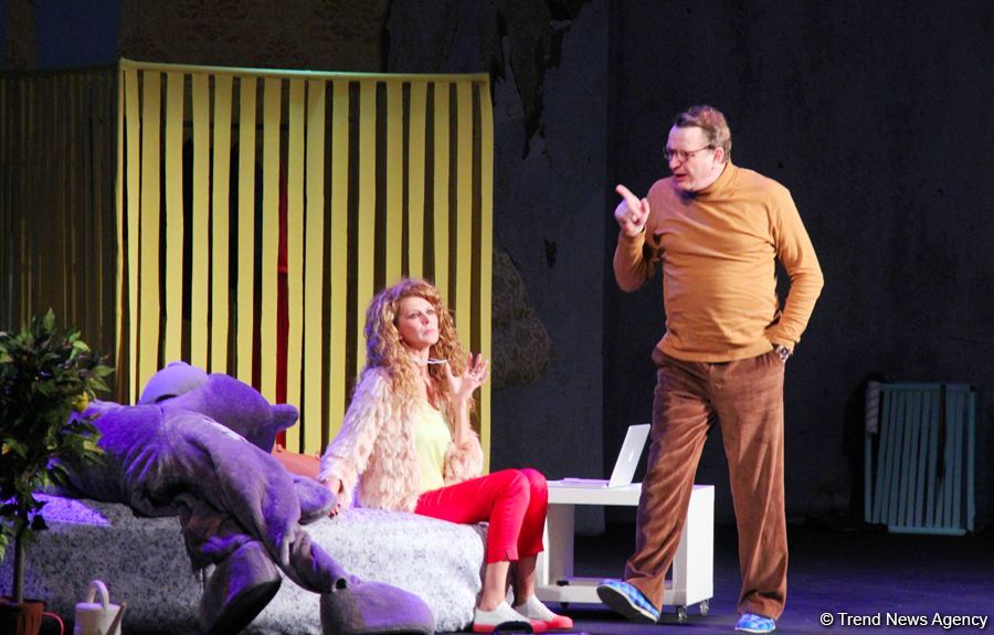 Регина Мянник: У азербайджанских мужчин горящие глаза, как у львов (ФОТО)