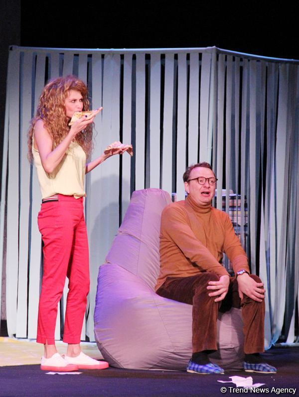 Регина Мянник: У азербайджанских мужчин горящие глаза, как у львов (ФОТО)