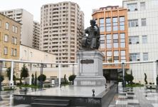 Президент Ильхам Алиев посетил новый парк, куда был перенесен памятник Шаху Исмаилу Хатаи (ФОТО) (версия 2)