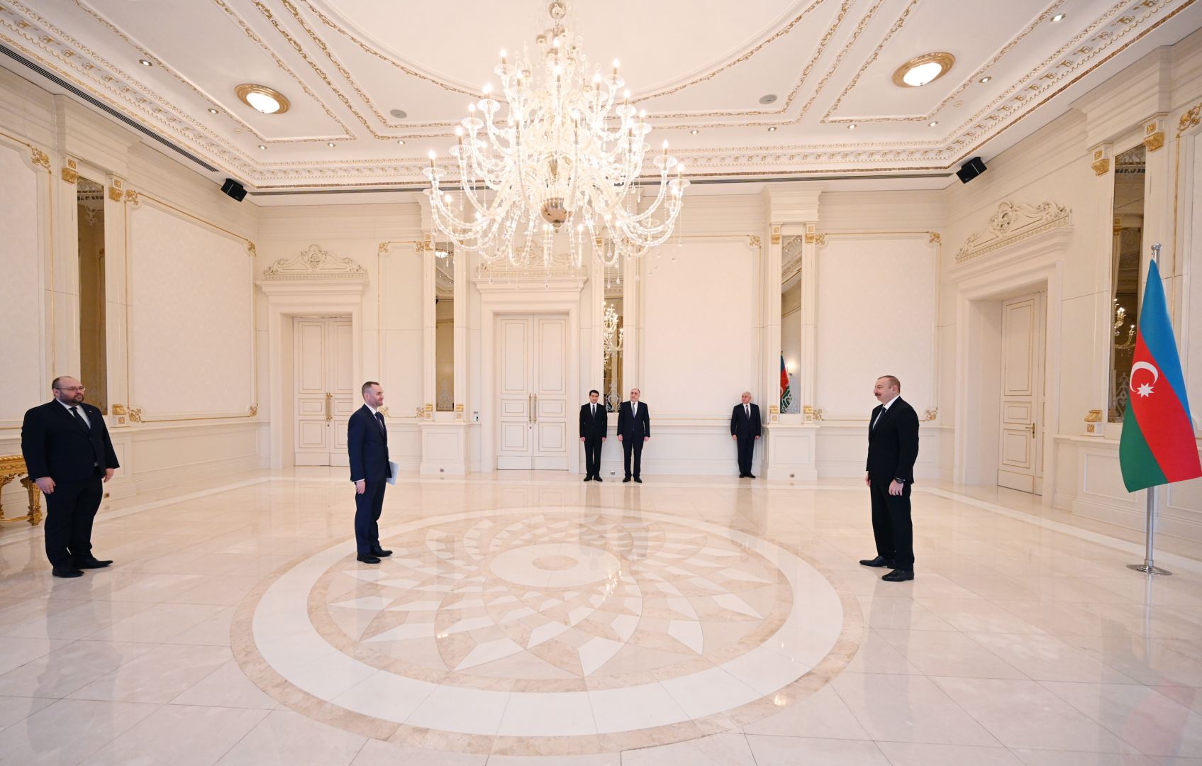 Президент Ильхам Алиев принял верительные грамоты нового посла Польши (ФОТО) (версия 2)