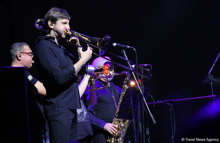 Агутин и Варум отметили семейный юбилей в городе ветров Баку (ВИДЕО, ФОТО)